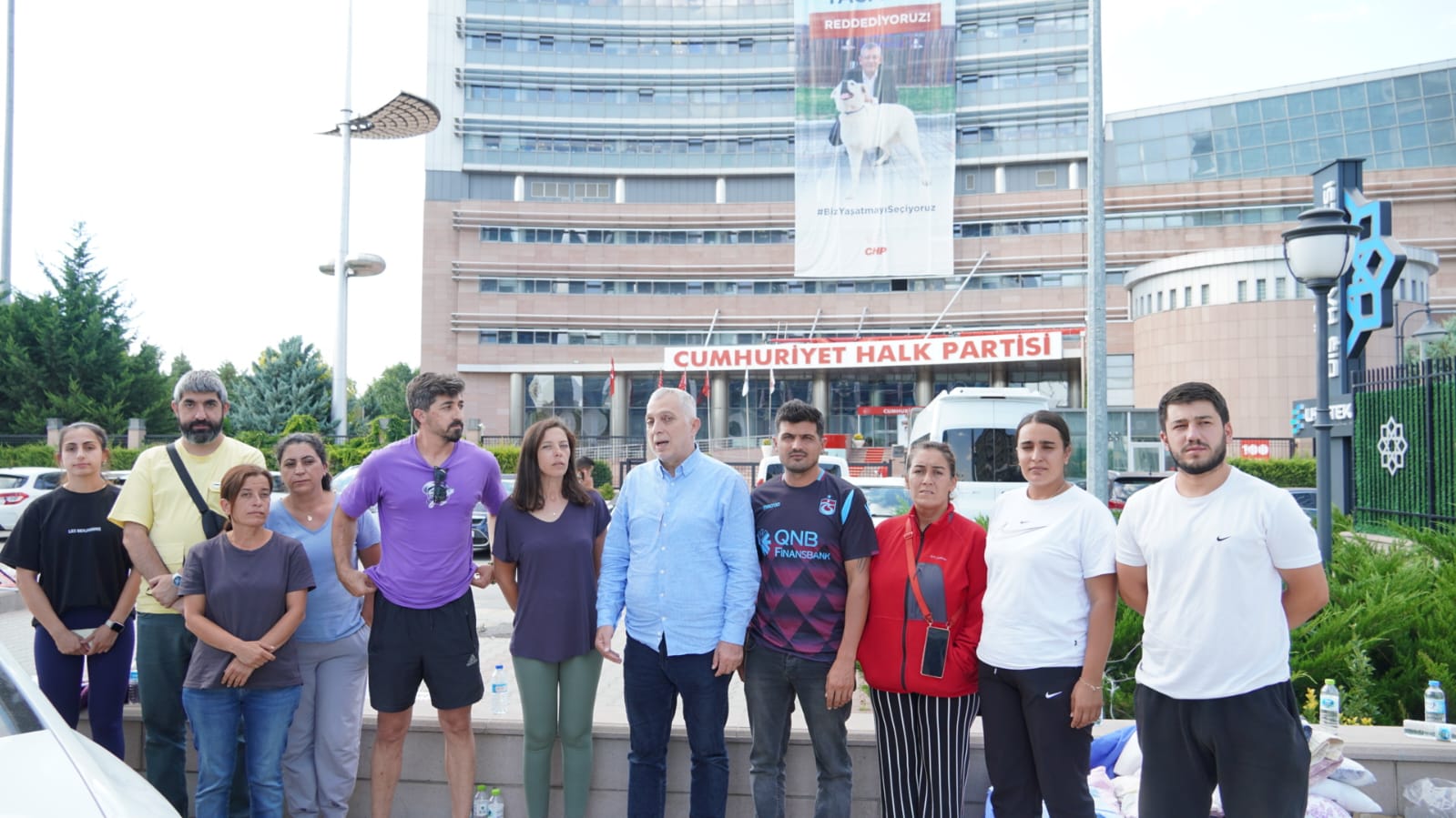Çiğli Belediyesi’nde İşten Çıkarılan Emekçilere Metin Külünk’ten Destek: CHP’nin Sosyal Demokrat Kimliği Sorgulanıyor