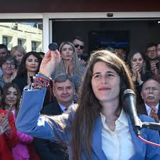 Çeşme Belediyesi’nde Pudra Şekeri Skandalı! Belediye Başkanı Lal Denizli’ye Şok Suçlama!