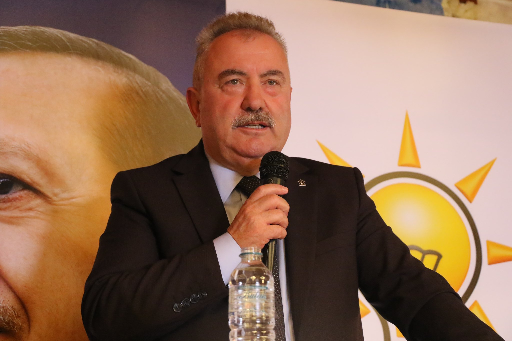 Rize’de Siyaset Depremi: AK Parti İl Başkanına Sert “İstifa” Çağrısı, Gündem Sarsıldı!